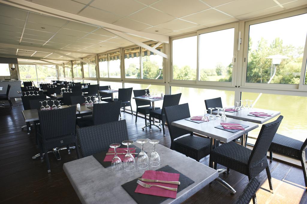 Les Ondines Hotel Les Hauts-d'Anjou ภายนอก รูปภาพ