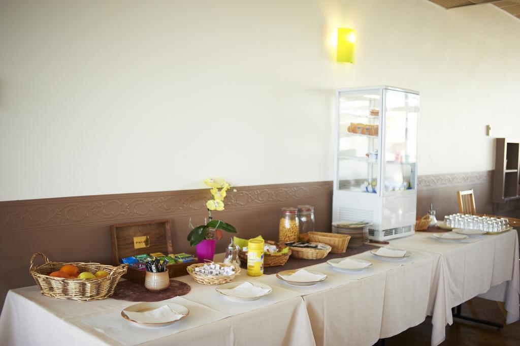 Les Ondines Hotel Les Hauts-d'Anjou ภายนอก รูปภาพ