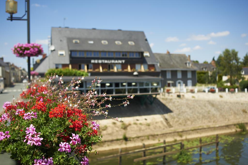 Les Ondines Hotel Les Hauts-d'Anjou ภายนอก รูปภาพ
