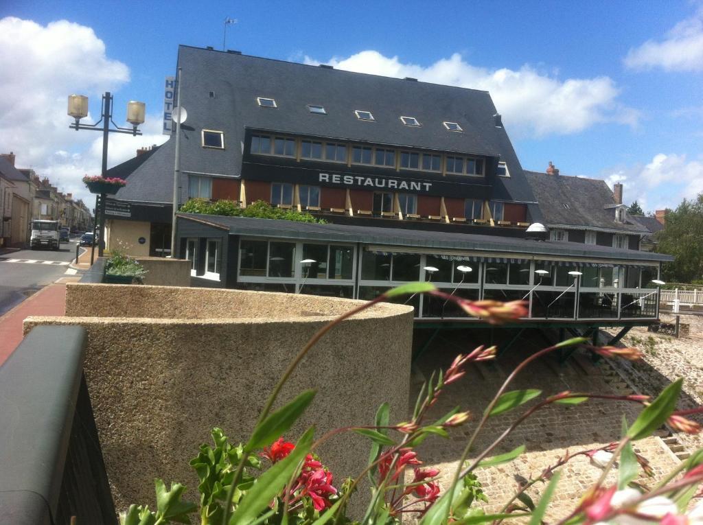 Les Ondines Hotel Les Hauts-d'Anjou ภายนอก รูปภาพ